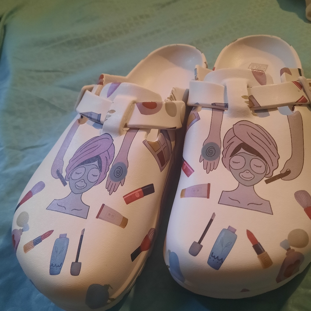 Size 9 Novelty Clogs